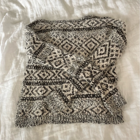 Abercrombie and Fitch geometric knit sweater size XS/sm - Picture 8 of 9